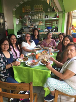 Tomando desayuno en Huanchaco