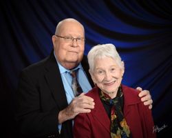 Elaine \"Kniebes\" Peters