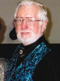 Robert \"Bob\" Knowles