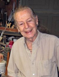 Robert \"Bob\" Vinas