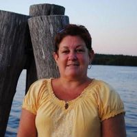 Elaine \"Pinky\" Leone