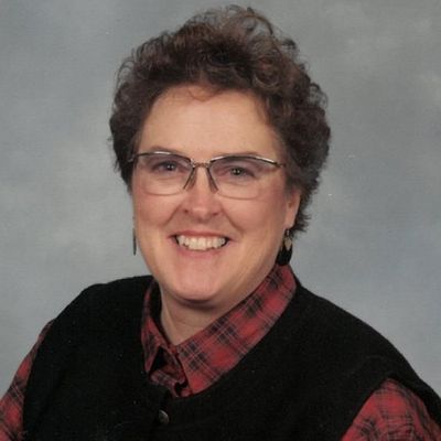 Deanna Holmes