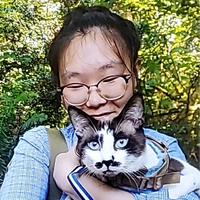 Angela \"Moon Baby\" Yi