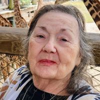 Maureen "Mo" Lucente