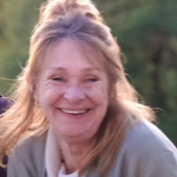 Linda Lowe